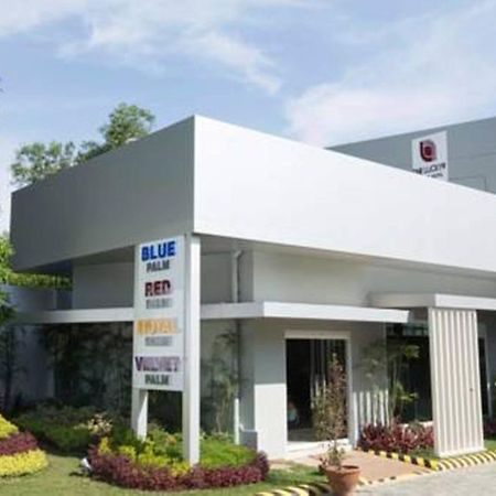 The Lucky 9 Budget Hotel Tagum Bagian luar foto