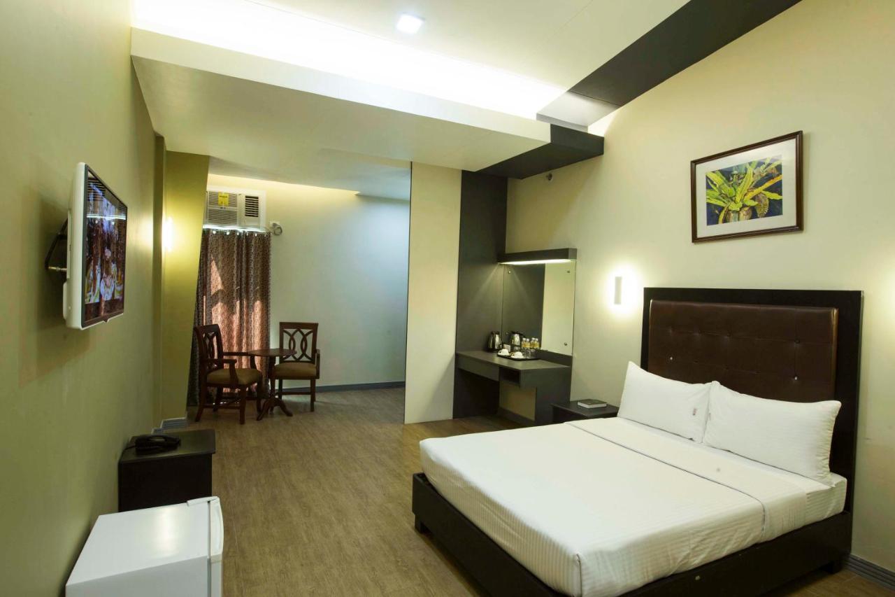 The Lucky 9 Budget Hotel Tagum Bagian luar foto