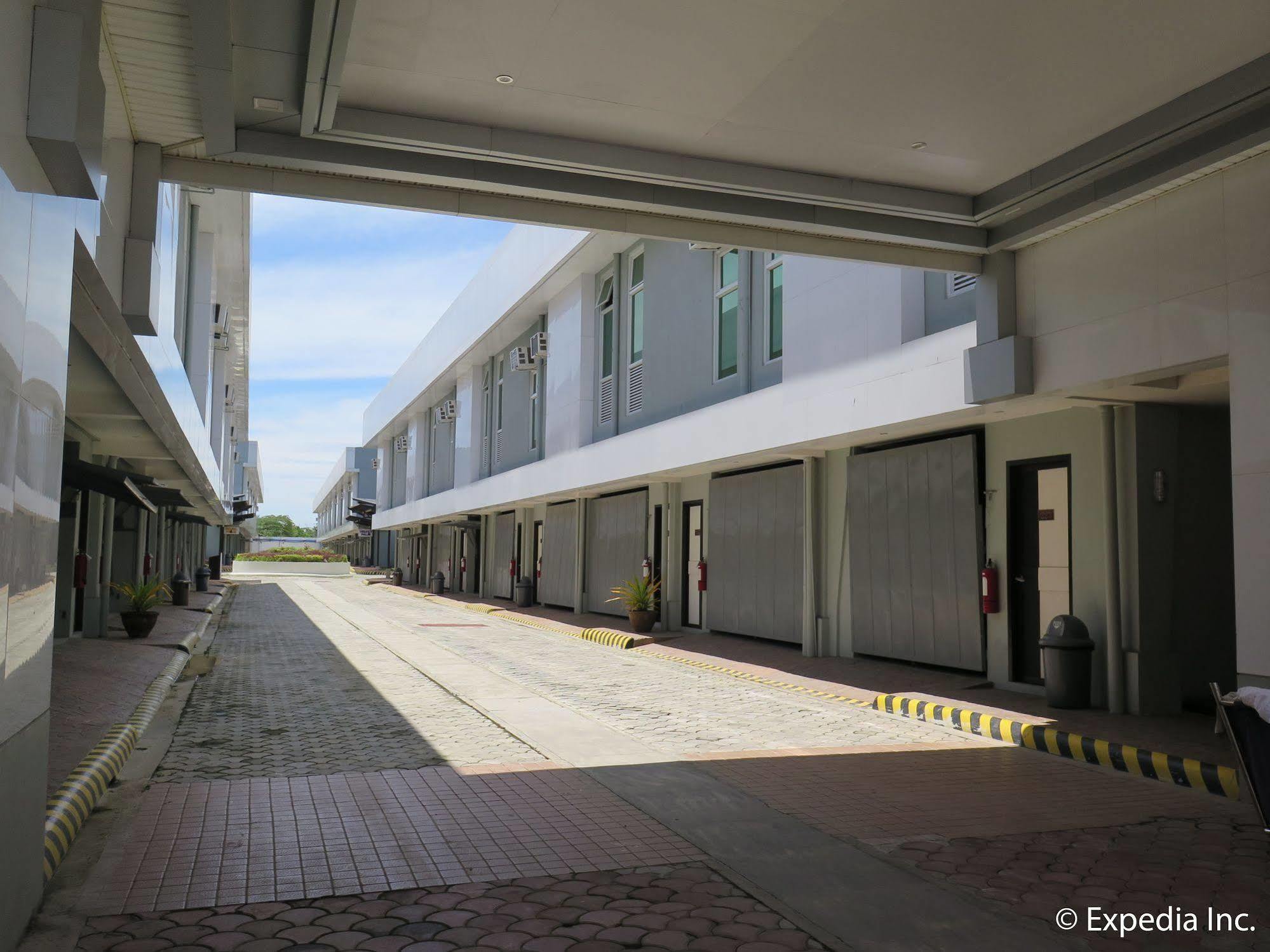 The Lucky 9 Budget Hotel Tagum Bagian luar foto