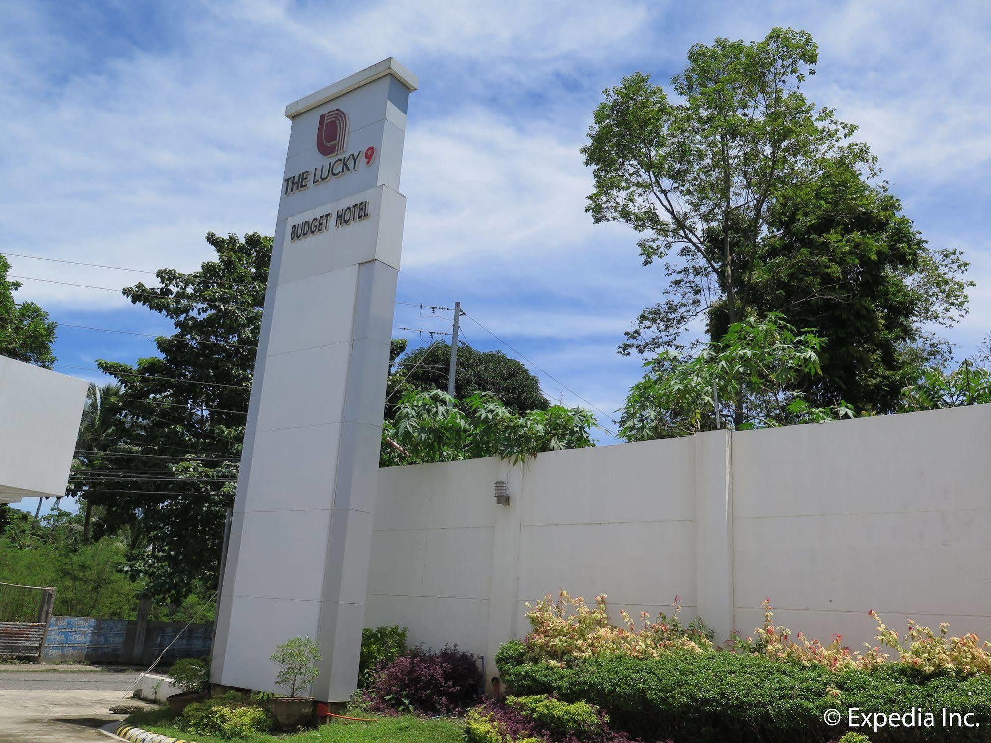 The Lucky 9 Budget Hotel Tagum Bagian luar foto