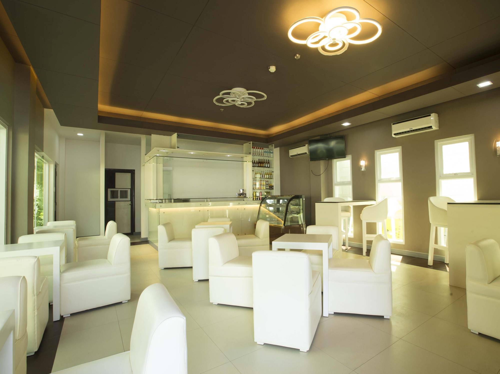 The Lucky 9 Budget Hotel Tagum Bagian luar foto