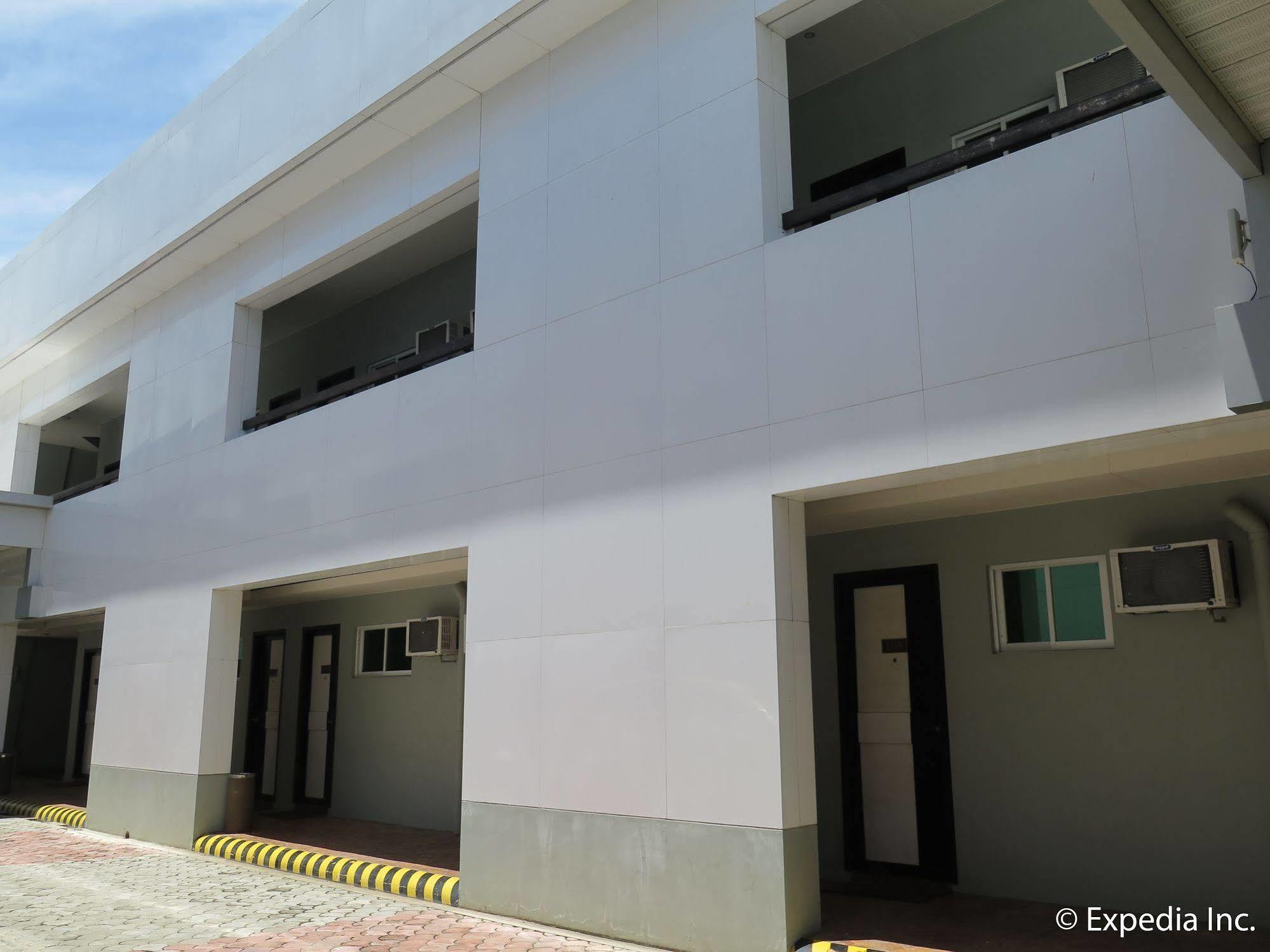 The Lucky 9 Budget Hotel Tagum Bagian luar foto