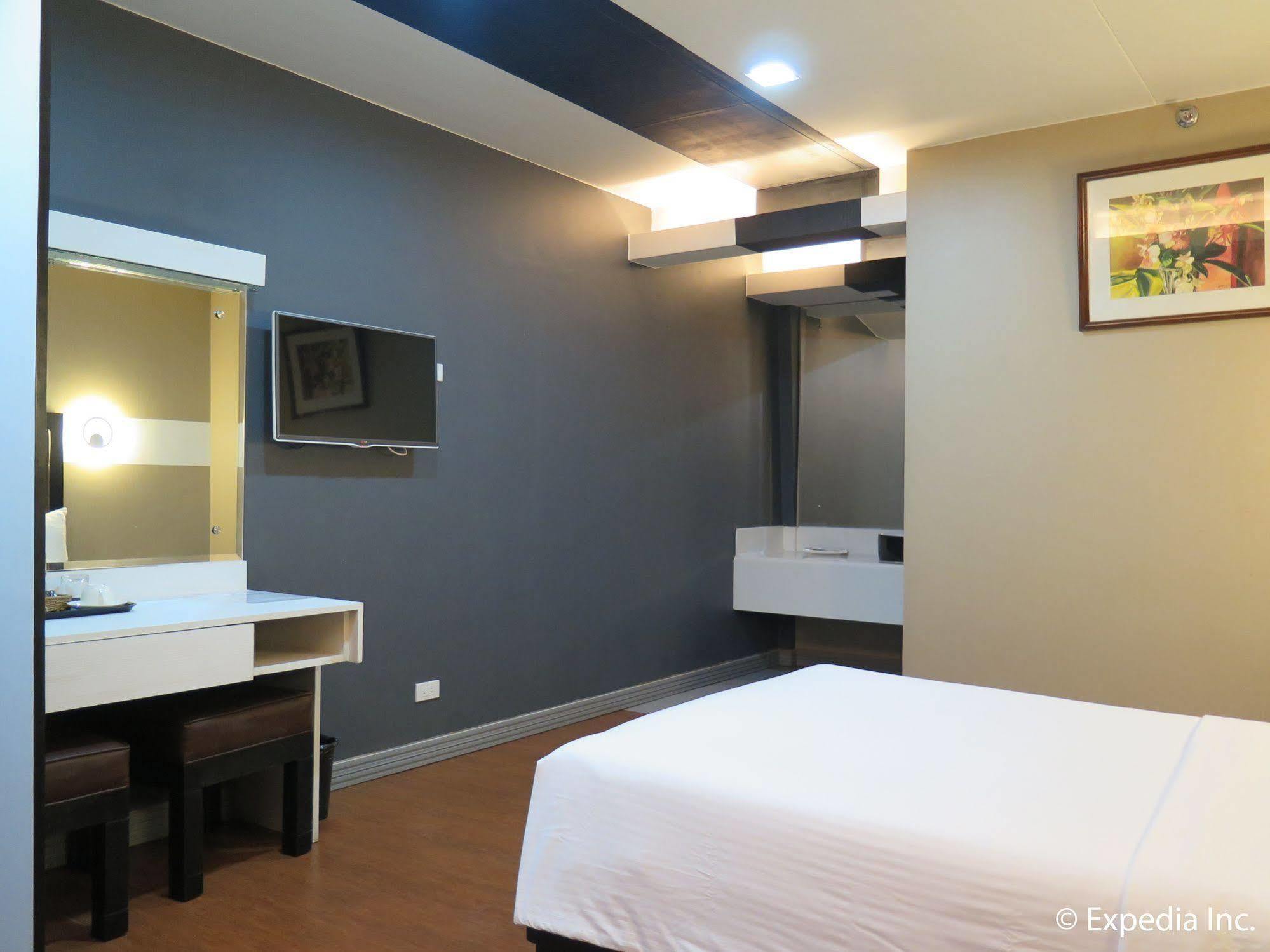 The Lucky 9 Budget Hotel Tagum Bagian luar foto