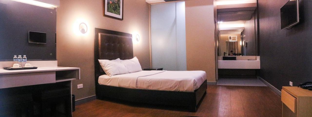 The Lucky 9 Budget Hotel Tagum Bagian luar foto